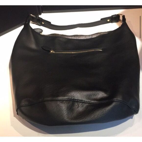 Chic Braided Front Shoulder Bag with Gold Zipper - Stylish and Functional - Picture 5 of 14